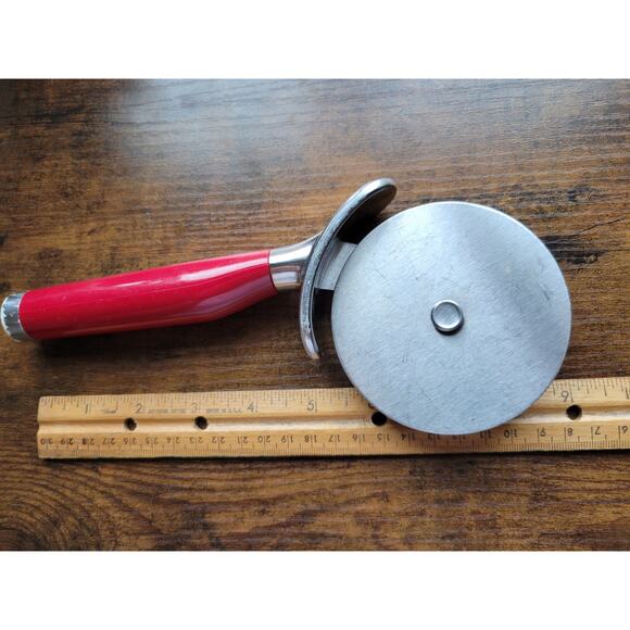 KitchenAid Large 3-1/2" Pizza Cutter/Wheel, Slicer w/Red Handle - Picture 10 of 11